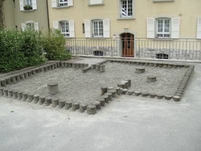 Bac  sable sur la place de jeux pour enfants Bellevaux-Dessous  Lausanne