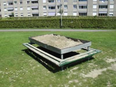 Bac  sable sur la place de jeux pour enfants Boveresses  Lausanne