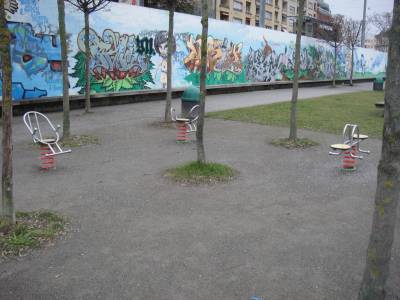 Bascules  ressort sur la place de jeux pour enfants Brouette (parc), ancienne gares du LEB  Lausanne