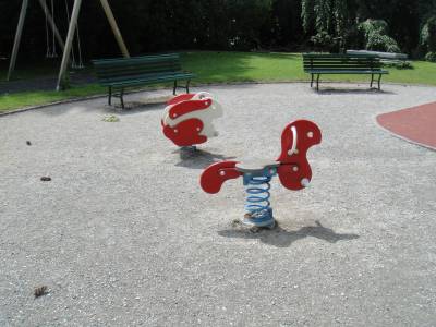 Bascules  ressort sur la place de jeux pour enfants Campagne de l'Hermitage  Lausanne