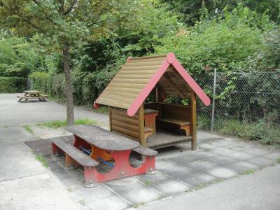 Maisonette sur la place de jeux pour enfants Cit Blcherette - Petit Flon  Lausanne