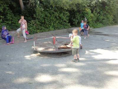 Tourniquet sur la place de jeux pour enfants Les Bossons  Lausanne