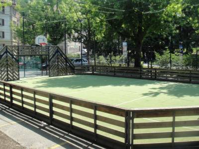 Terrain de basket - football sur la place de jeux pour enfants Place du Nord  Lausanne