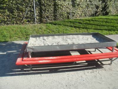 Bac  sable sur la place de jeux pour enfants Placette de Montelly  Lausanne