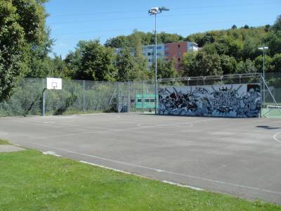 Terrain de basket sur la place de jeux pour enfants Praz-Schaud  Lausanne