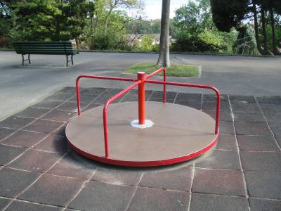 Tourniquet sur la place de jeux pour enfants Promenade Jean-Jacques Mercier  Lausanne