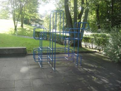 Engin de grimpe sur la place de jeux pour enfants Cigale � Lausanne
