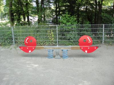 Bascules � ressort sur la place de jeux pour enfants Vidy th��tre � Lausanne